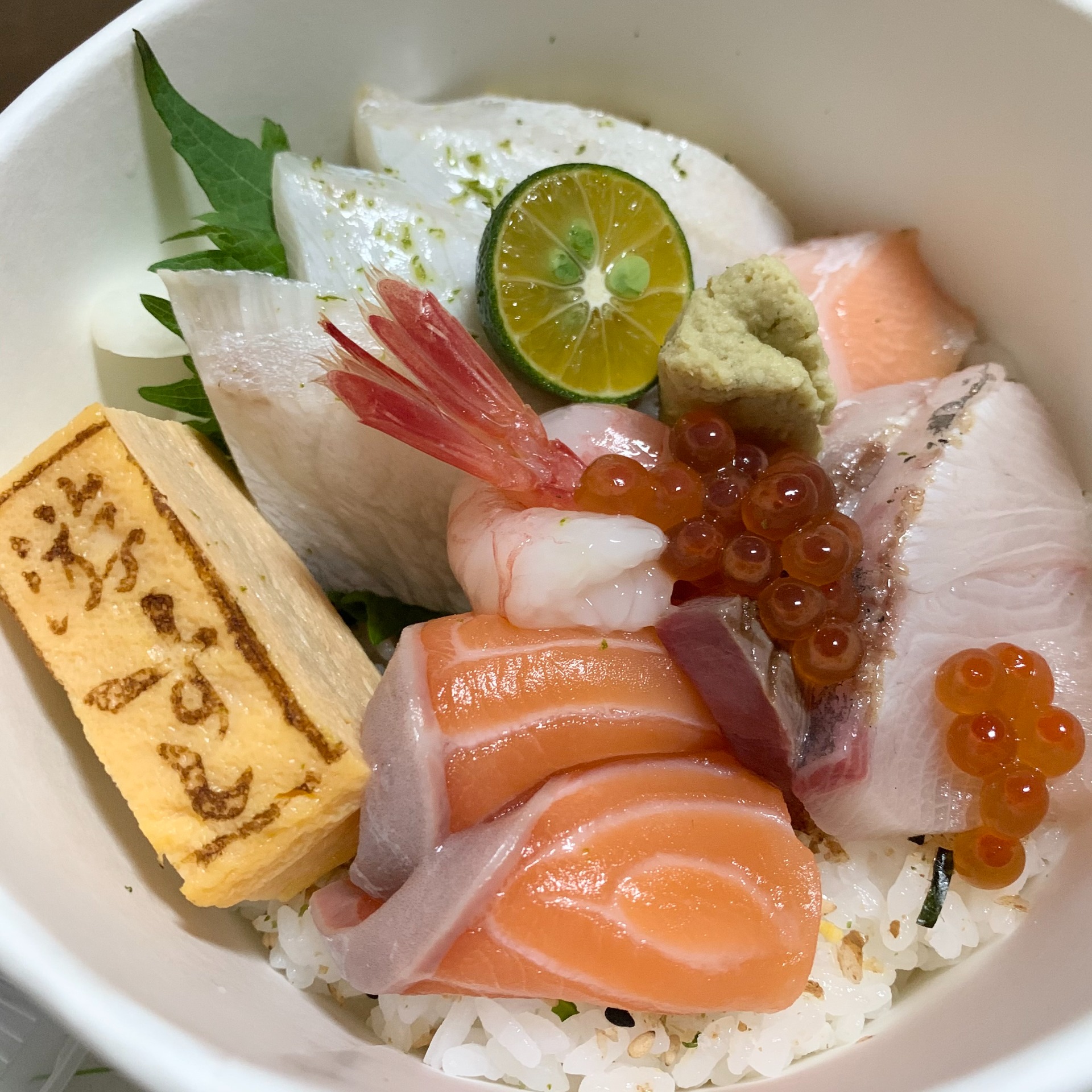 游壽司麗水店的海鮮丼